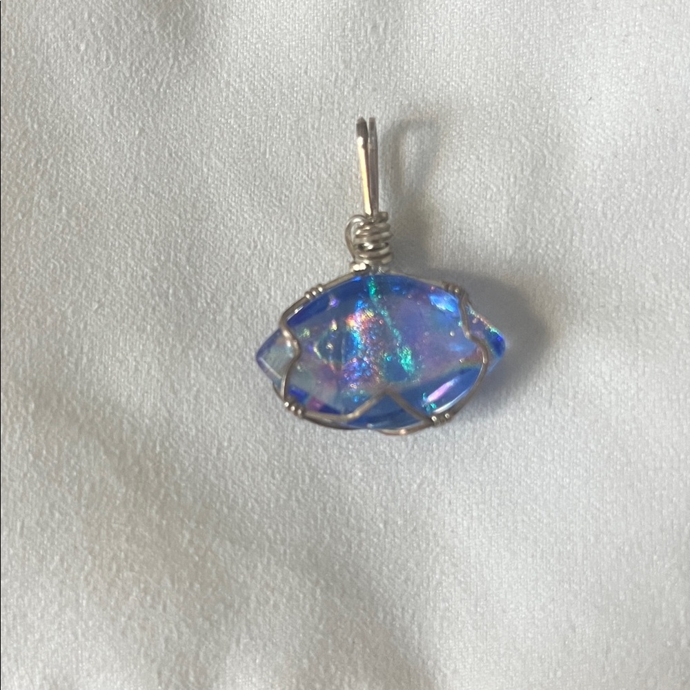 Iridescent Blue Shell Pendant - Picture 2 of 4